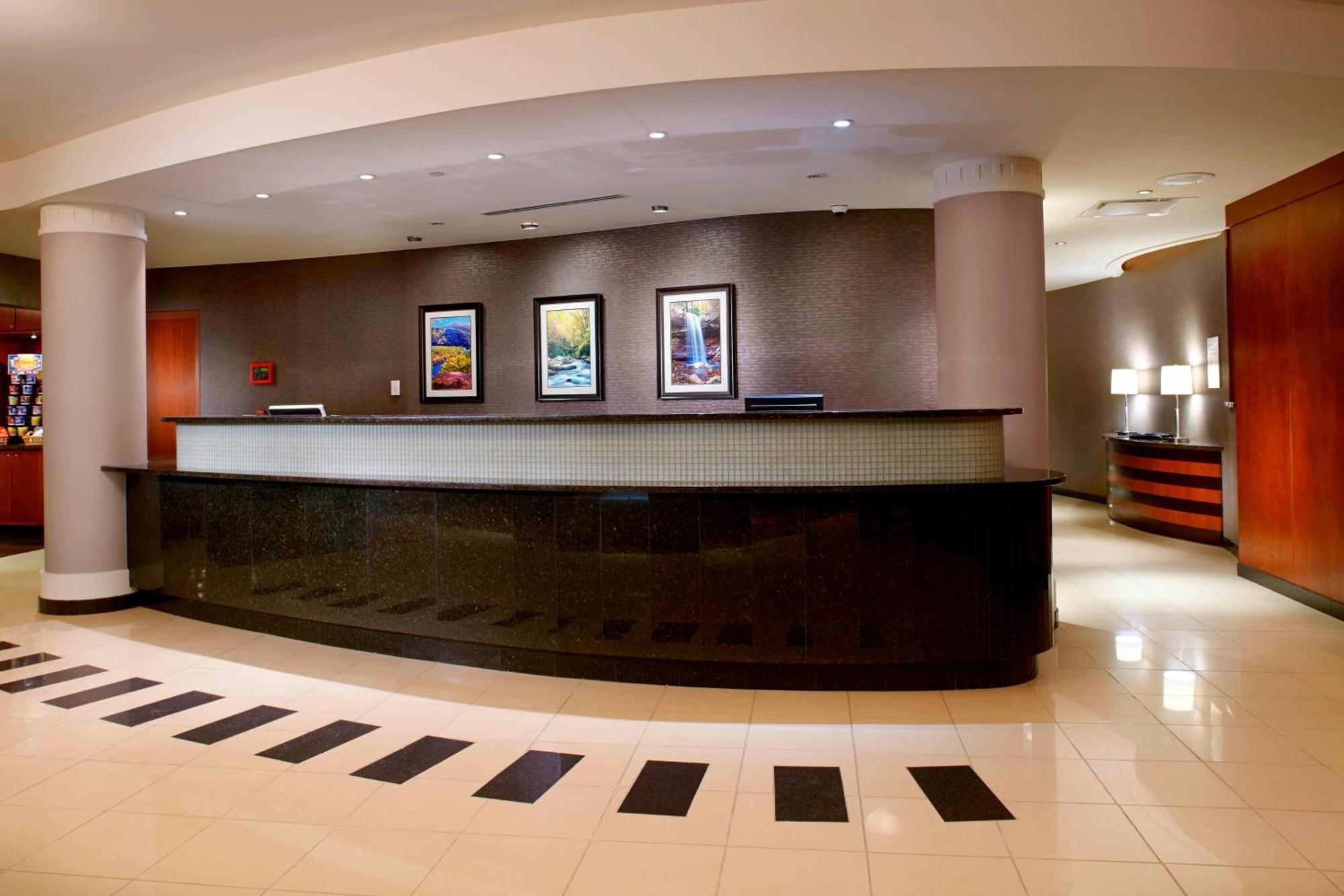 Courtyard Pittsburgh Greensburg Exterior photo